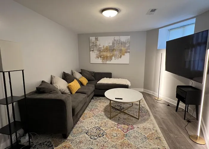 Modern 3 Bedroom Close To Downtown * Chicago
