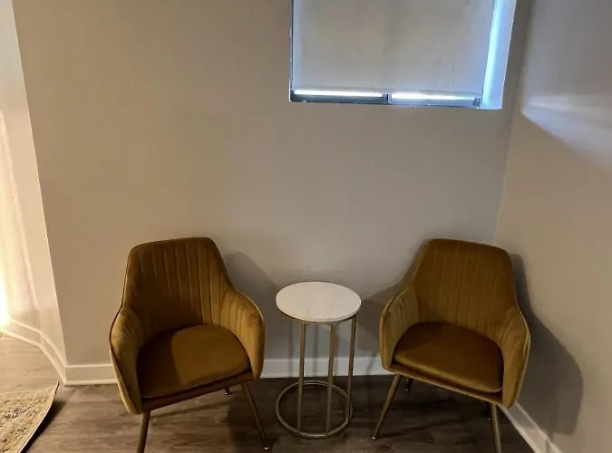 Modern 3 Bedroom Close To Downtown Chicago