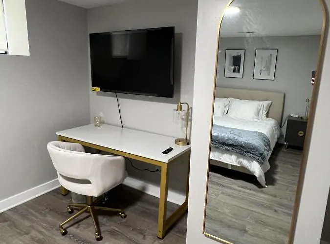 Apartment Modern 3 Bedroom Close To Downtown Chicago